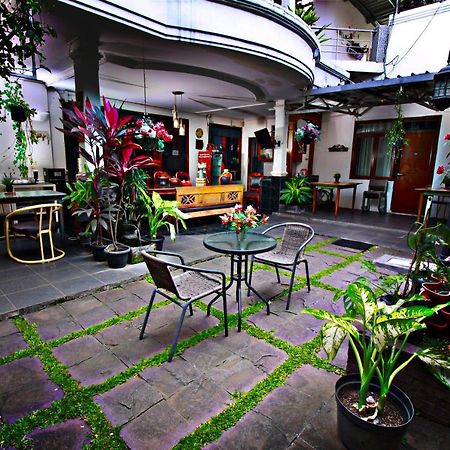 Fora Guest House Taman Lingkar Bandung Exteriör bild