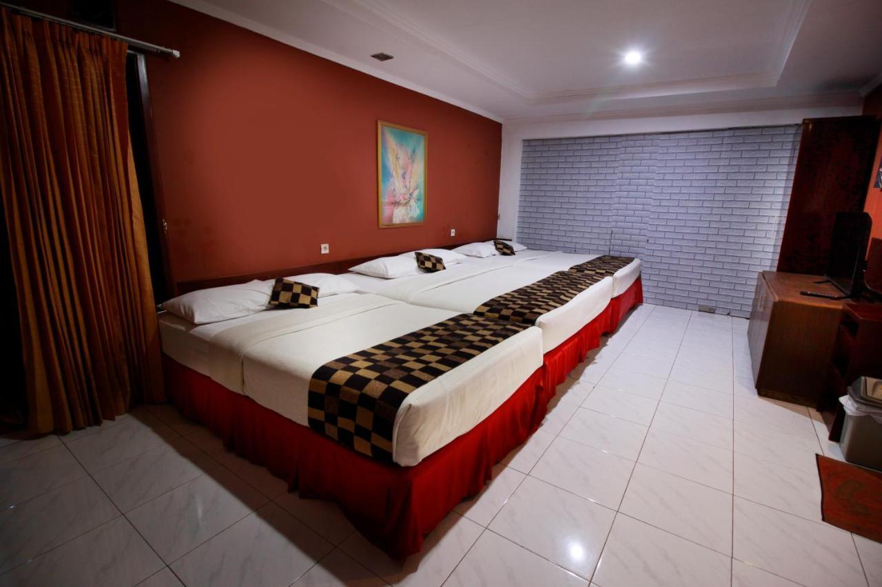 Fora Guest House Taman Lingkar Bandung Exteriör bild