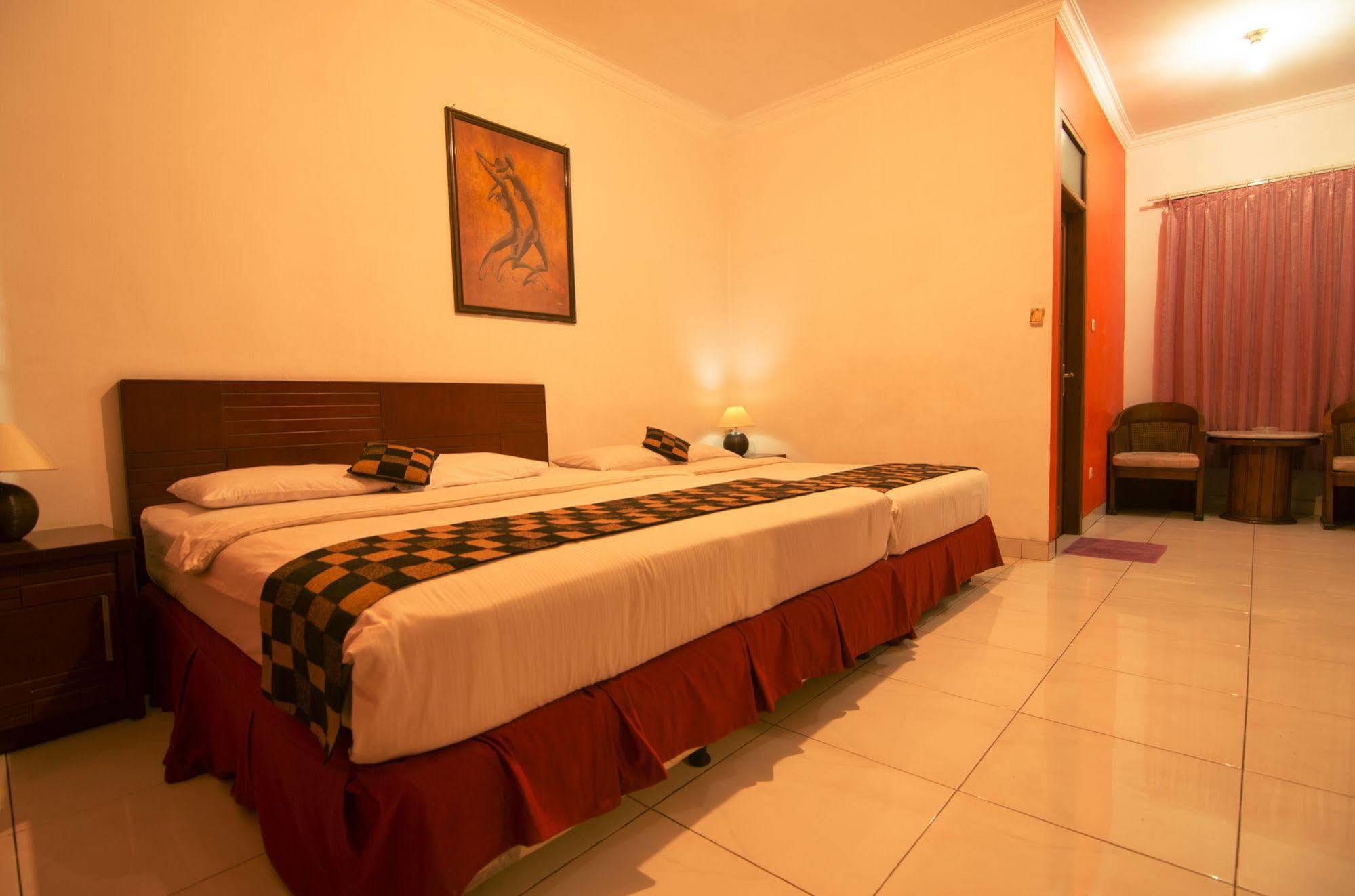 Fora Guest House Taman Lingkar Bandung Exteriör bild