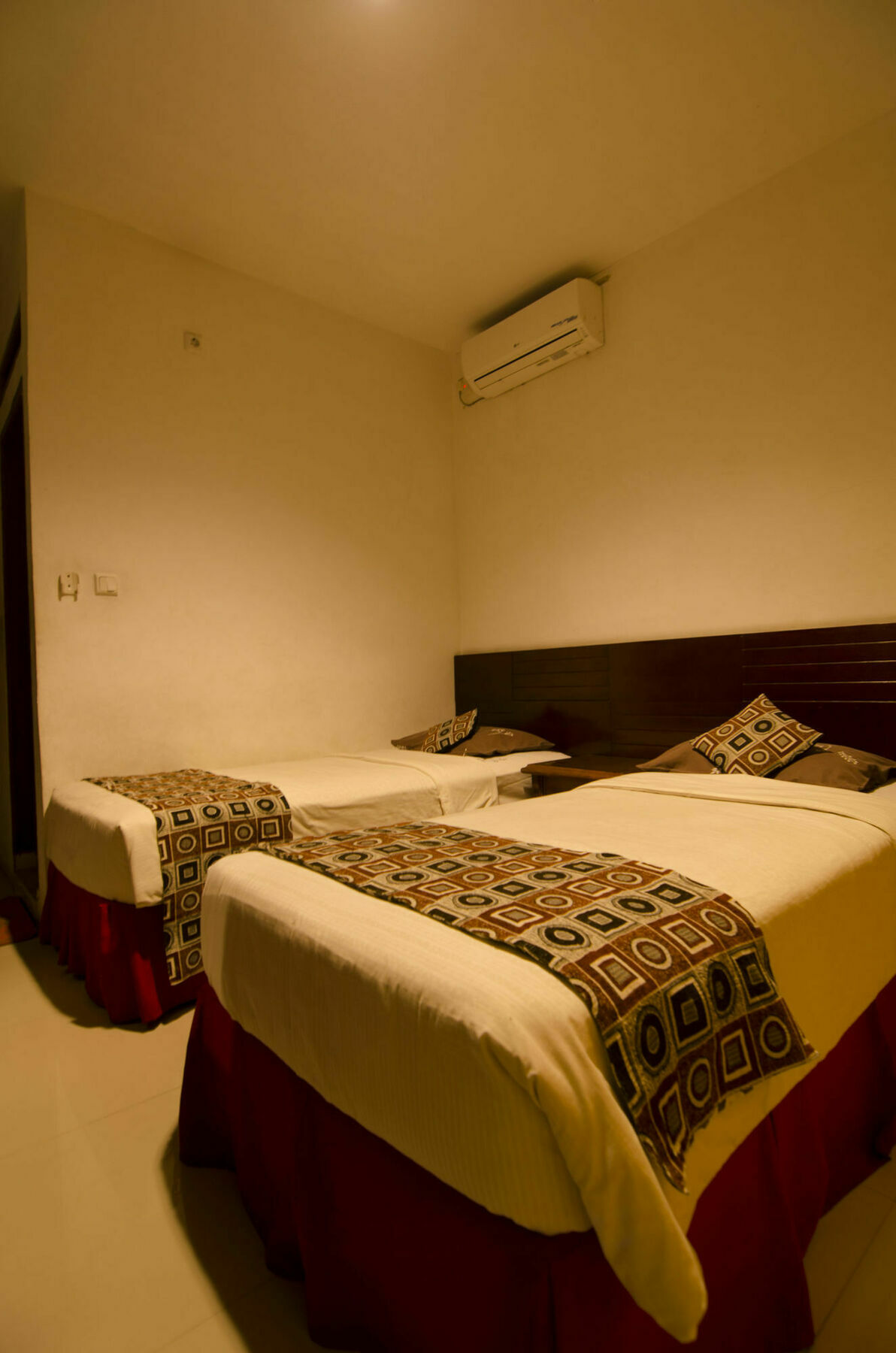 Fora Guest House Taman Lingkar Bandung Exteriör bild